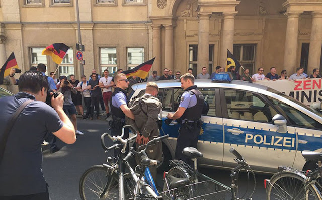 ID Berlin arrest 01