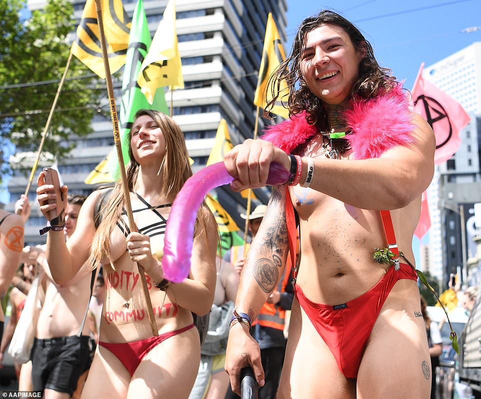 Armies of Babylon take it to the streets in Australia, yelling about Climate Change 3 19615444 7564955 image a 4 1570846780113