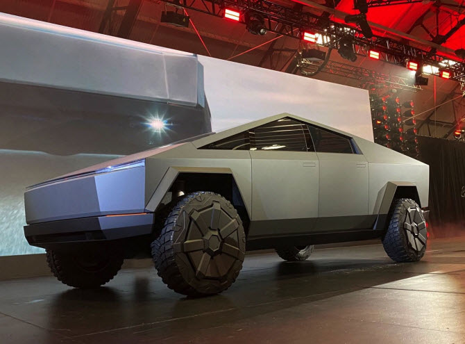 tesla cybertruck2
