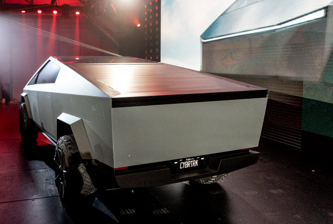 tesla cybertruck4