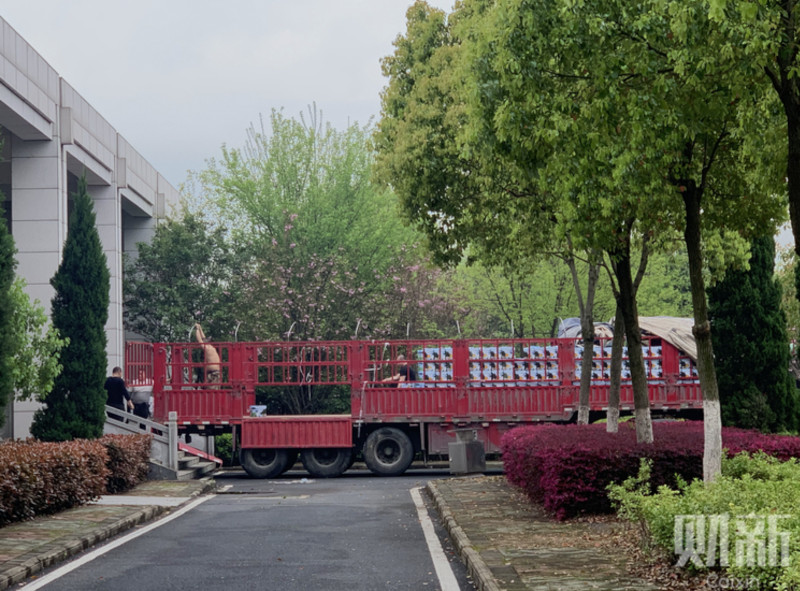 wuhan urns truck