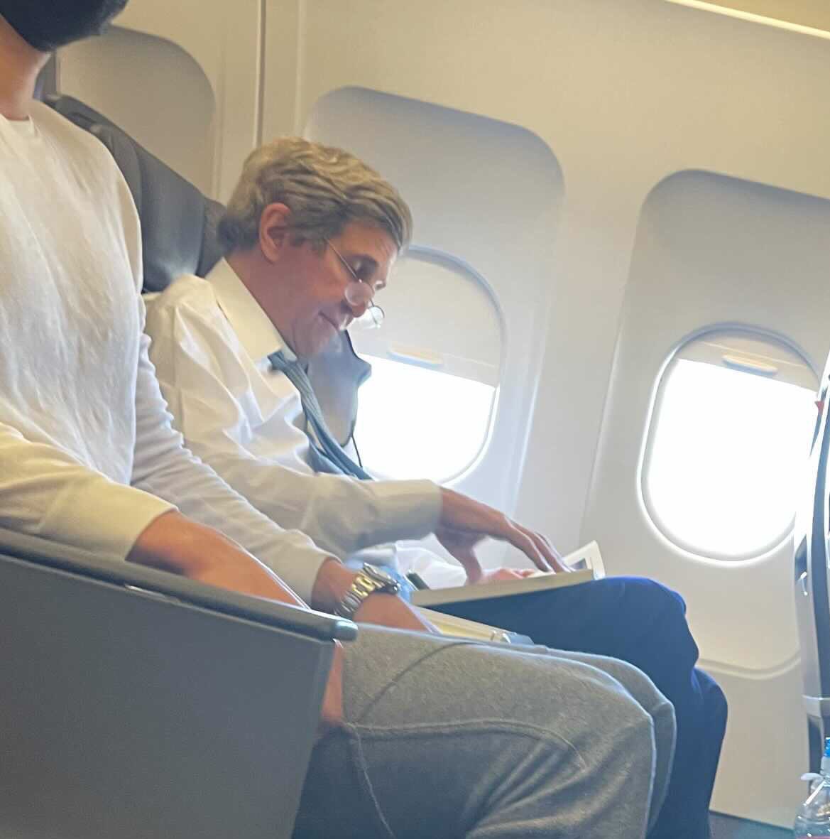 john kerry rules are for peasants elites laugh at how stupid and obedient you are