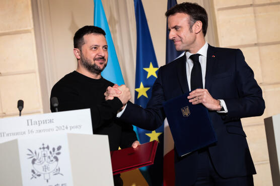 France Threatens Nuclear Strike on Russia
