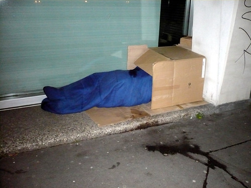 As Poverty rises in France, president Sarkozy’s Jet-Set lifestyle bear no end 3 2220305055 ba9d57c151