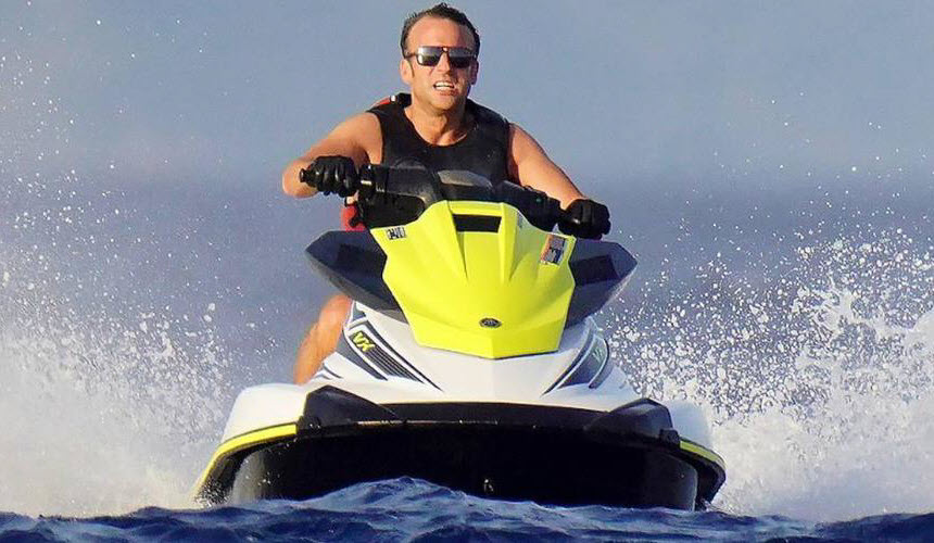 macron jetski