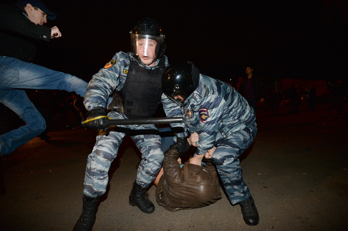 Over 380 detained after anti-migrant riot in southern Moscow 2 6