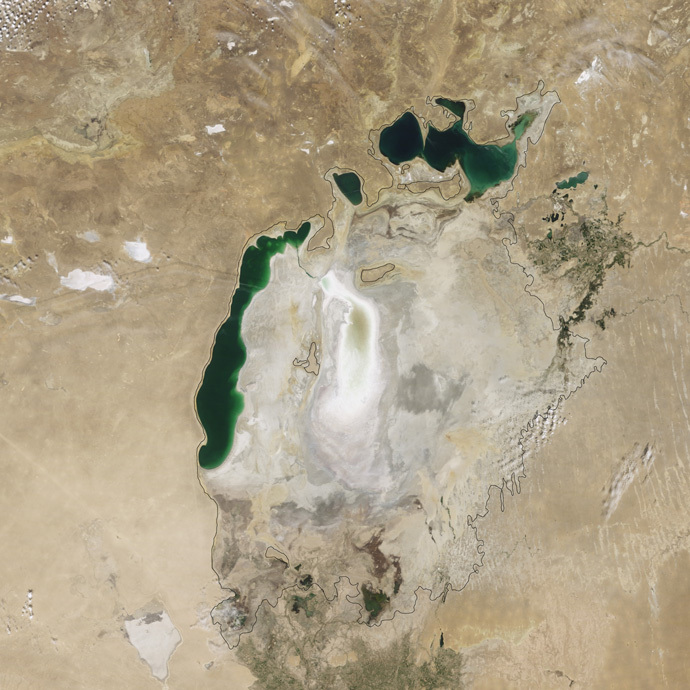 Shocking NASA pics show Aral Sea basin now completely dry 3 aral sea 20090816 lrg