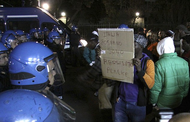 Immigrant Riot in Italy Leaves 37 Injured, Italians Fight Back 7 article 1241843 07CBACC5000005DC