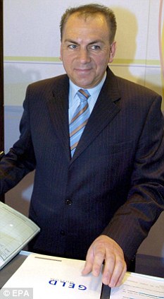 Collapse of Euro is 'inevitable' warns French banking chief 4 article 1250433 00EFEE6B1000044C