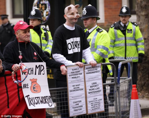Three Labour MPs charged with expenses fraud argue a court has no right to put them on trial 5 article 1257207 08ADB265000005DC