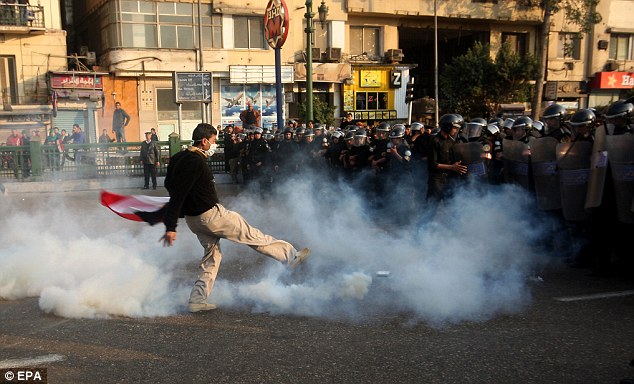 Egypt and Lebanon protests: Thousands clash with police on streets 5 article 1350459 0CE80056000005DC