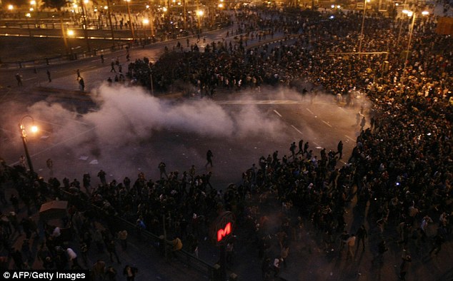 Egypt and Lebanon protests: Thousands clash with police on streets 3 article 1350459 0CE821AF000005DC