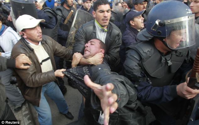 Now revolution takes hold in Algeria, Hundreds arrested 3 article 1356220 0D25D30D000005DC