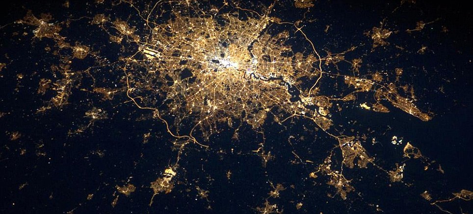 Earth from the International Space Station as never seen before 8 article 0 1293DB34000005DC