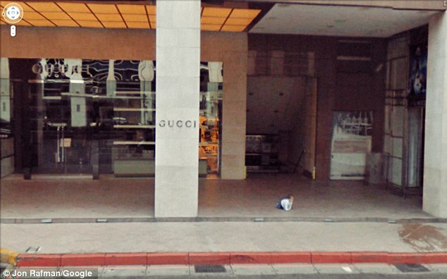 Funny Google Street View Images to feature in London Art Exhibition 14 article 2179219 14391D09000005DC