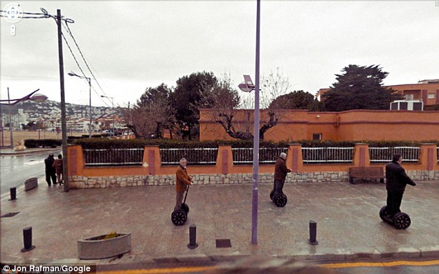 Funny Google Street View Images to feature in London Art Exhibition 6 article 2179219 14391D80000005DC
