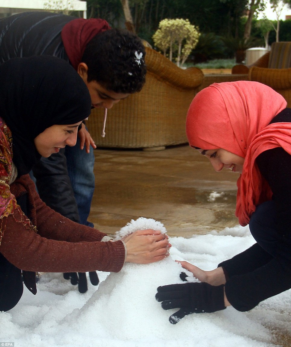 First snowstorm in 100 years hits Middle East 5 article 2523259 1A15E77600000578