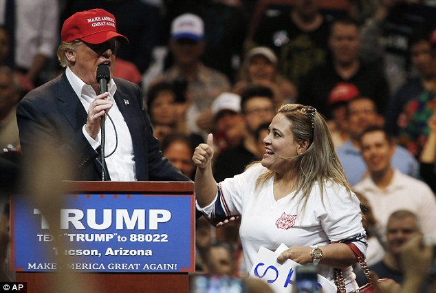 Black Woman asks Trump for Job during Washington Press Conference, Gets Hired 2 3271C7F700000578 0 image a 3 1458637243992