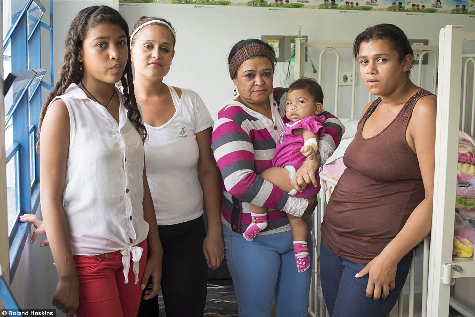 Venezuelans Turn Garbage Scavengers As Socialist Elites Live Like Kings 39 3544759C00000578 3640941 image a 27 1465980497403