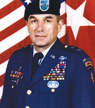 88 U.S. Generals and Admirals Endorse Donald Trump in Public Letter 2 One signatory, retired Major General Sidney Shachnow, is the only Holocaust survivor to become a U.S. army general.