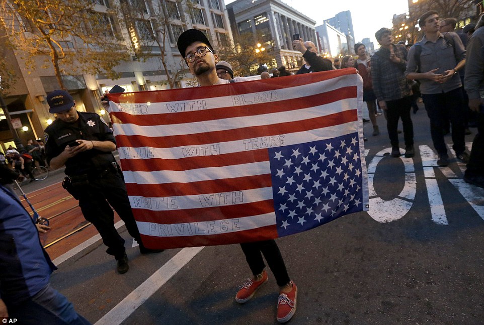 3A37C51E00000578 3922098 San Francisco This man expressed his anger by graffiti ing the U a 27 1478778493545