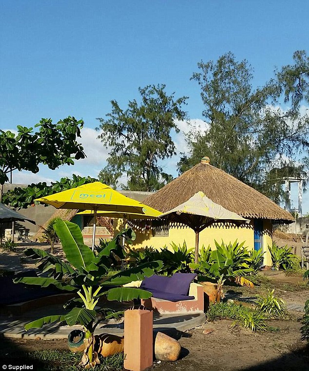 Aussie woman Elly Warren raped and murdered in dangerous Mozambique 5 The young traveller had booked two nights at the Wuyani Pariango backpackers in Tofo Bay.