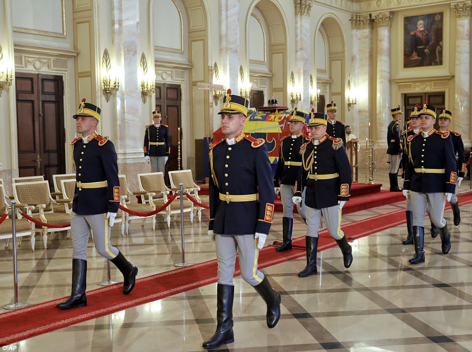 Romania mourns death of King Michael I, European royalties attend funeral 12 475C571300000578 5185873 Honor guard soldiers perform a changing of the guard by the coff a 24 1513451886066