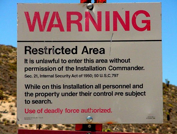 Warning sign Area 51 1959832