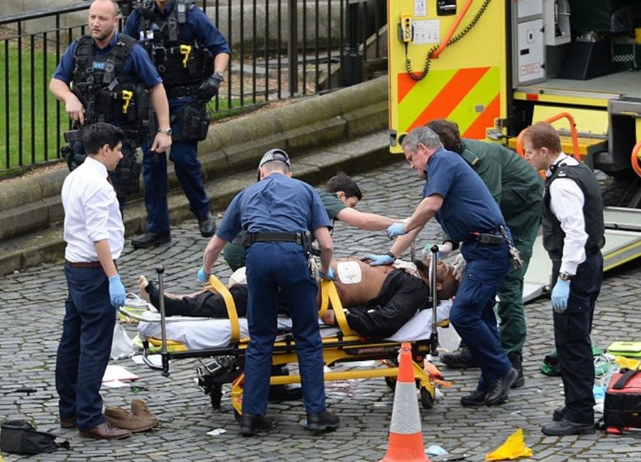 London struck by terrorists near UK parliament, people rammed with car, cop stabbed 2 C7iaVl4WkAAi5s1