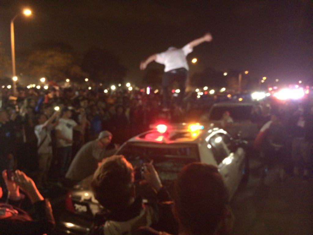 Trump Holds Massive Rally in California 31,000 Show Up, Mexicans Riot 3 ChLsjC6UYAE97KU